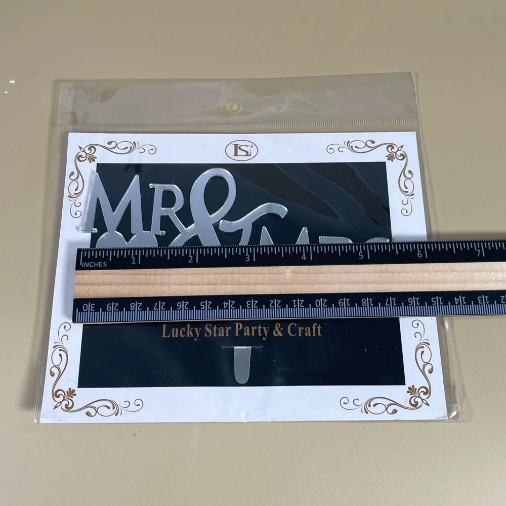 NWT Mr & Mrs Acrylic Mirrored Cake Topper with Heart